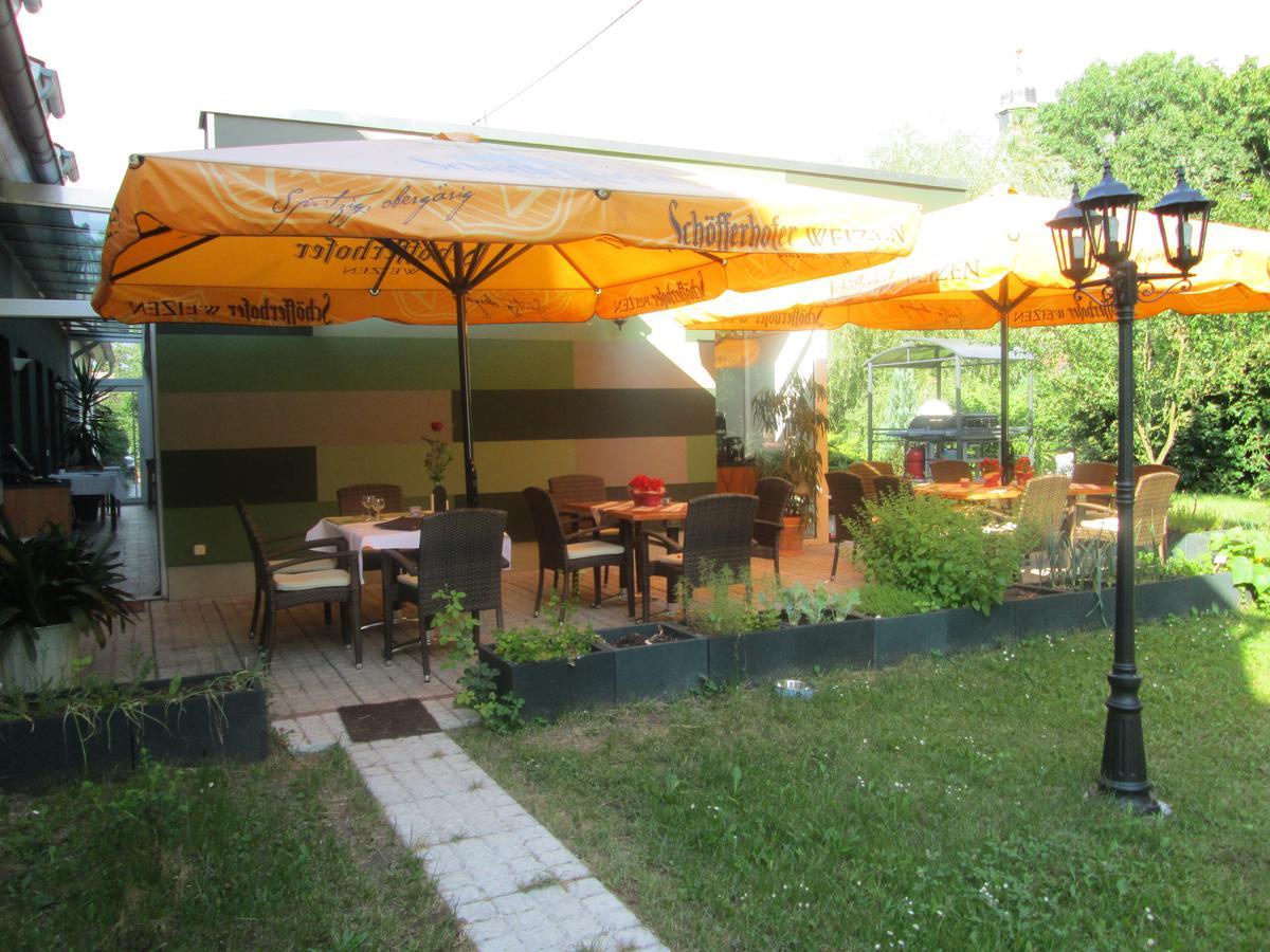 萨尔加斯特城堡公园酒店 Sallgast 外观 照片